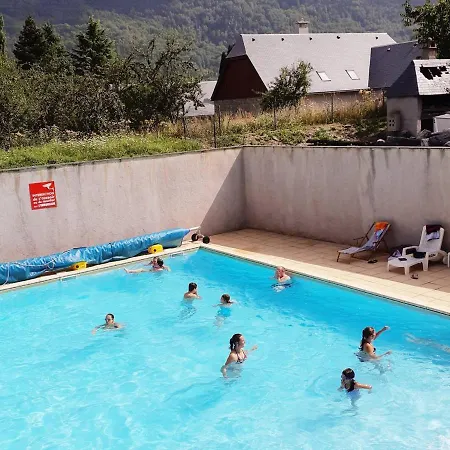 2 Pieces Pour 6 Personnes Avec Piscine A Pres De Saint-lary-soulan - Fr-1-504-84 * Vignec