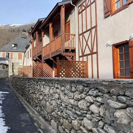 2 Pieces Pour 6 Personnes Avec Piscine A Pres De Saint-lary-soulan - Fr-1-504-84 *
